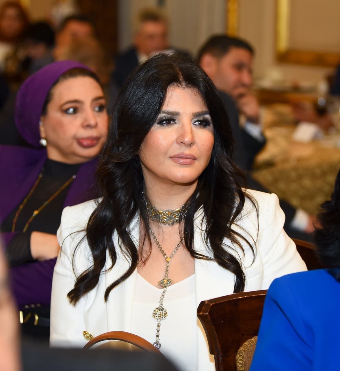 الإعلامية منى الشاذلي الإعلامية منى الشاذلي