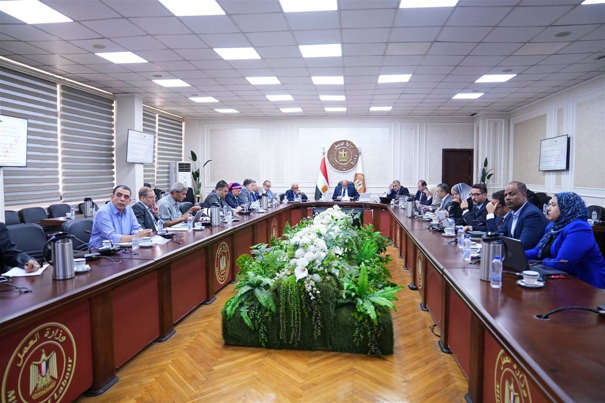 وزير العمل يترأس اجتماع المجلس الأعلى للتشاور الاجتماعي