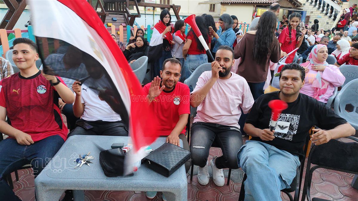أجواء احتفالية في بداية الشوط الثاني بين مصر والأرجنتين بنادي السلام البحري 