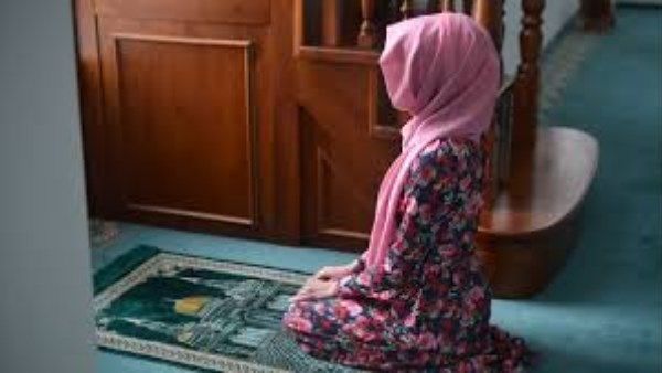 حكم سجود التلاوة والشكر للحائض