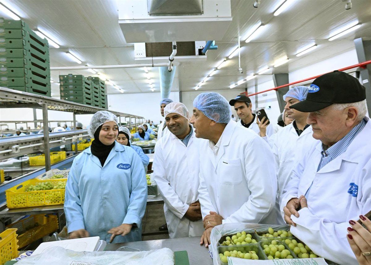 جولة رئيس مجلس الوزراء بالمشروعات الزراعية