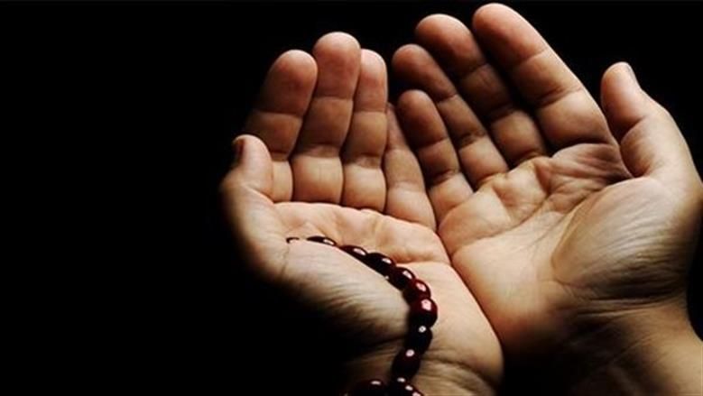 حكم رفع اليدين أثناء الدعاء