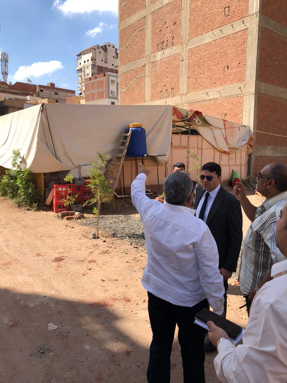 محافظ الدقهلية يتابع ميدانيا الالتزام باشتراطات البناء بمدينة طلخا 
