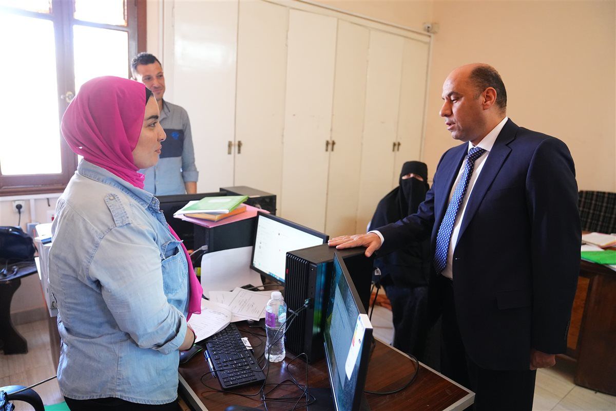 وزير العمل يفاجئ مديرية القاهرة بجولة ميدانية