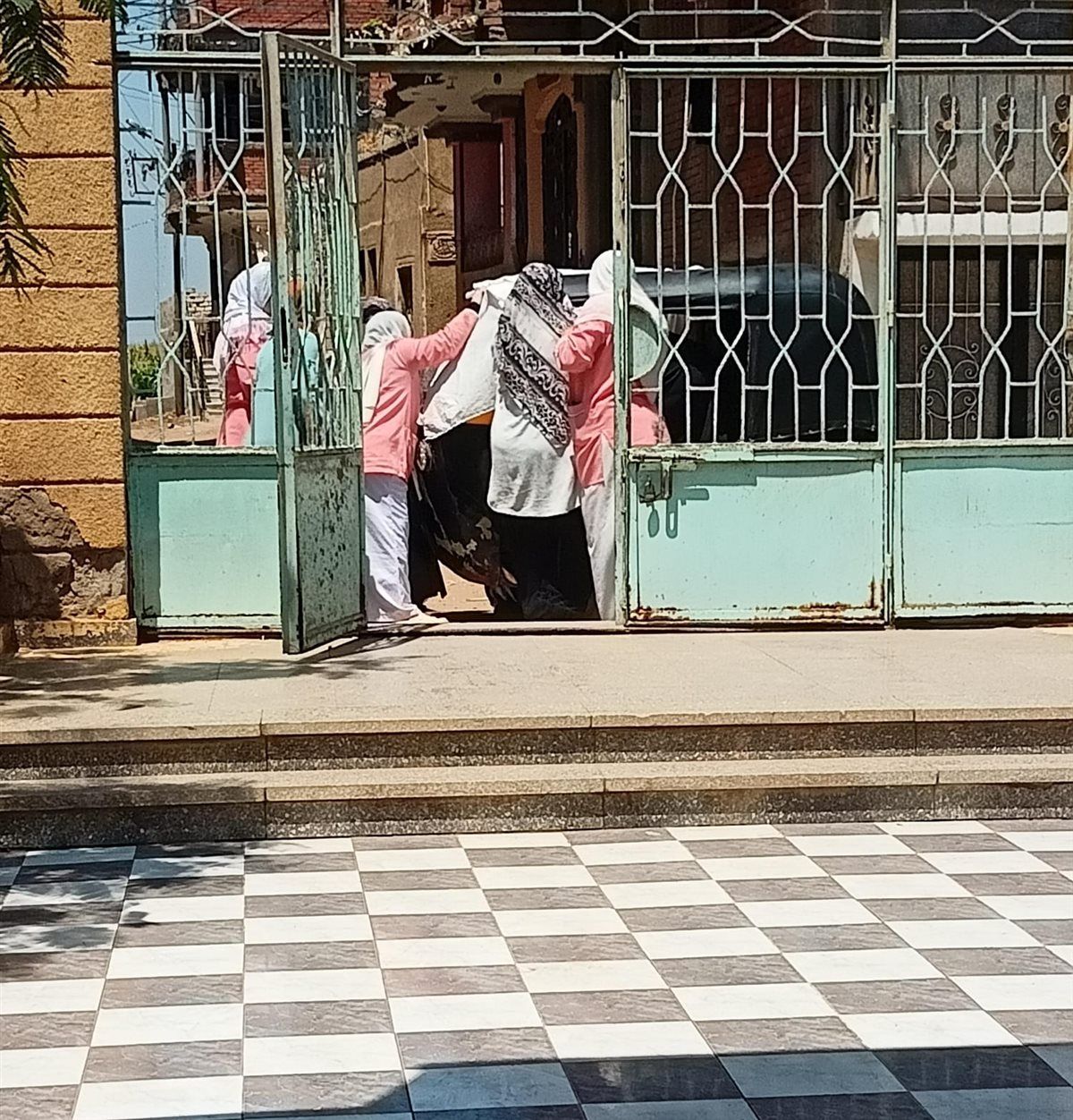 ولادة داخل توك توك امام وحدة صحية، فيتو 