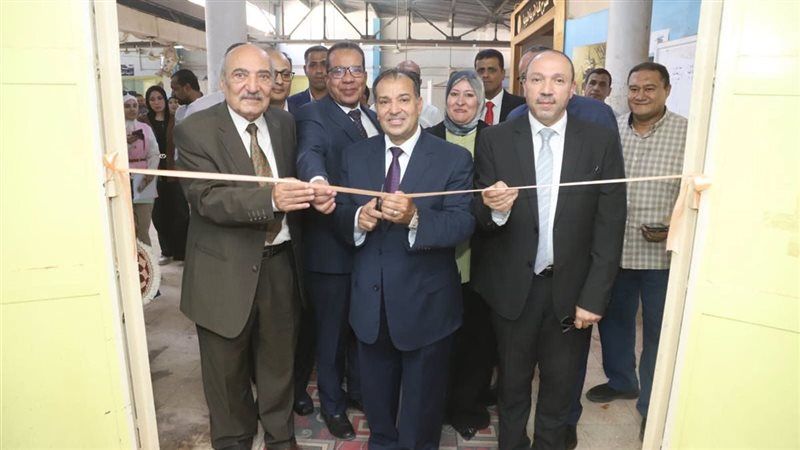 رئيس جامعة قنا خلال