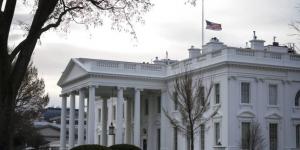 البيت الأبيض يتوقع تسريح 10 آلاف موظف بسبب الإغلاق الحكومي