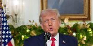 ترامب
      يصعّد
      الحصار
      النفطي
      على
      فنزويلا
      مع
      اعتراض
      ناقلة
      ثالثة