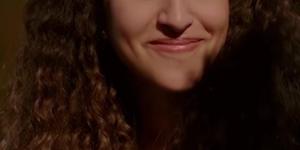 مسلسل ميدتيرم الحلقه 30.. ملك تعترف بحبها ليزن ومشهد مؤثر بين تيا ونعومي بعد التعافي