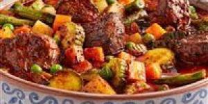 طبق شتوي يجمع العائلة..طاجن تورلي باللحمة بطعم ينافس أشهر المطاعم