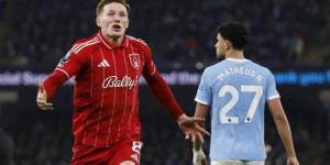 إيليوت أندرسون يفضل مانشستر سيتي على اليونايتد وتشيلسي