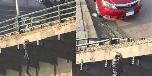 أوقف السيارة وأنهى حياته.. القصة الكاملة لحادث كوبري المظلات بمصر