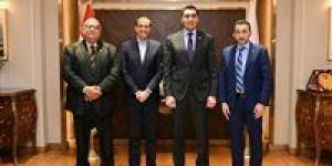 وزير الشباب يلتقي رئيس الاتحاد الدولي للبادل