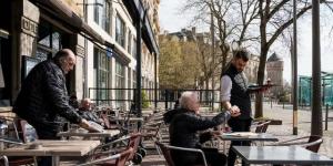 النشاط التجاري الفرنسي يهبط لأدنى مستوى في 14 شهراً