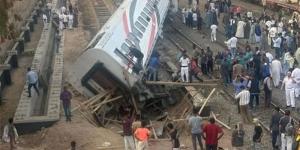 خروج عربة قطار عن القضبان بمحطة أسوان.. صور