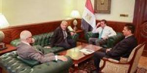 وزير الصحة يستقبل السير مجدي يعقوب لبحث أحدث تطورات علاج أمراض القلب بالخلايا الجذعية