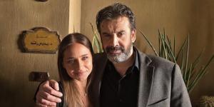 من أمام منزل يحيى راشد.. الصورة الأولى لـ كريم عبد العزيز ونيللي كريم من كواليس فيلم الفيل الازرق 3