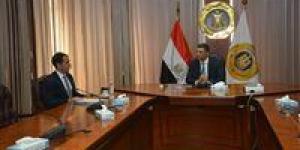وزير الصناعة: صناعة الغزل والنسيج والملابس الجاهزة من الصناعات ذات الأولوية لمصر
