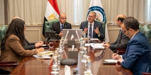 لجنة مشتركة بين "البترول " و"الاستثمار" لتعزيز فرص تمويل مشروعات القطاع
