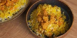 طريقة عمل الأرز بالدجاج والكاري في خطوات سريعة