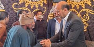 محافظ أسيوط يقدم واجب العزاء لأسر الأطفال ضحايا حادث سقوط التروسيكل (صور)