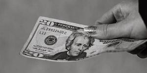 سعر صرف الدولار أمام الجنيه اليوم الخميس فى البنوك