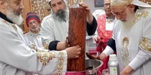 الأنبا أغناطيوس يدشن أيقونة للأنبا موسى الأسود ويطيب رفاته