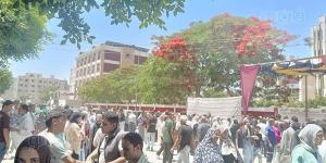 طلاب الثانوية العامة بالشرقية يؤدون اليوم امتحاني الكيمياء والجغرافيا في ثاني أيام المواد المضافة للمجموع