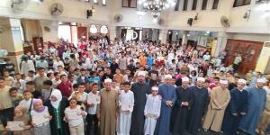 بعد الاعتداء عليه أثناء العمل، أوقاف الإسكندرية تطمئن على الحالة الصحية لعامل مسجد