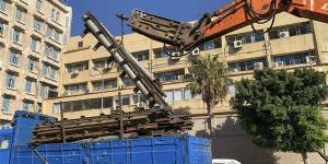وداعًا ترام الرمل.. الحفارات تقتلع 100 عام من ذاكرة الإسكندرية