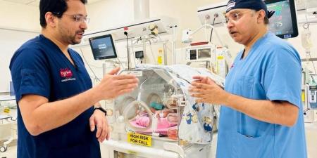 عملية جراحية نادرة في أبوظبي تنقذ خديجاً من «فتق أمياند»