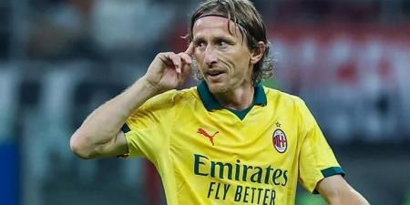 مودريتش يهدي «آيفون» لجميع زملائه في ميلان