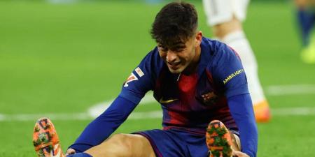 «مطرود ومنهك».. برشلونة يبحث عن بديل لـ«المحرك» بيدري