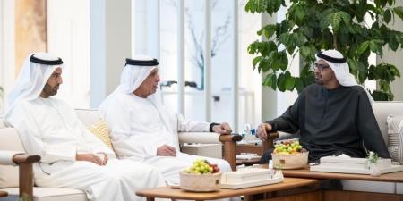 محمد بن زايد وسعود بن صقر يبحثان شؤون الوطن والمواطن