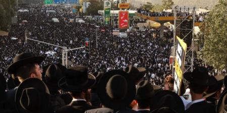 آلاف الحريديم يتظاهرون في القدس رفضاً لإلزامهم بالخدمة العسكرية