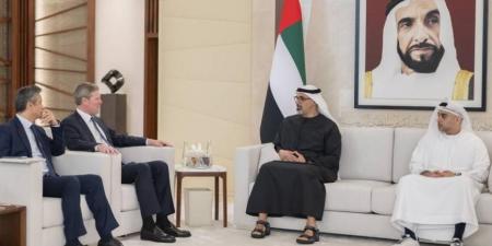 خالد بن محمد بن زايد يبحث مع الرئيس التنفيذي لـ «فيزا» التعاون في التكنولوجيا المالية