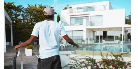 انتهت قصته مع نيكول..لامين يامال يستمتع بمنزل بيكيه وشاكيرا