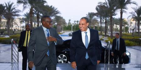 «مناقشة
      الأمن
      المائي
      والقضايا
      الإقليمية»..
      وزير
      الخارجية
      يلتقي
      نظيره
      البوروندي|صور