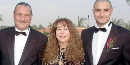 مش
عايزة
أشوف
وشك..
حكاية
طرد
سمية
الألفي
لابنها
أحمد
الفيشاوي
قبل
وفاتها