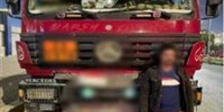 القبض
على
قائد
سيارة
نقل
اصطدم
بملاكي
وفر
هاربًا
في
الشيخ
زايد