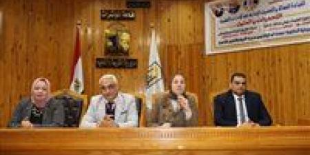 تعليم
      القاهرة:
      متابعة
      ميدانية
      يومية
      وجاهزية
      كاملة
      للجان
      ومنع
      صارم
      للهواتف
      المحمولة