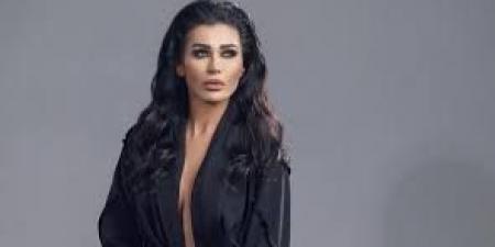 طلع
      الانثى
      اللي
      فيا..
      نادين
      الراسي
      تعلن
      ارتباطها
      من
      خارج
      الوسط
      الفني