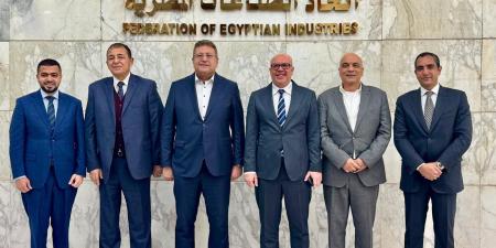 المهندس
      أحمد
      أمين
      مسعود
      بعد
      انتخابه
      عضوًا
      بهيئة
      مكتب
      غرفة
      التطوير
      العقاري:
      «نتطلع
      إلى
      مساهمة
      مختلفة
      في
      الاقتصاد
      الوطني»