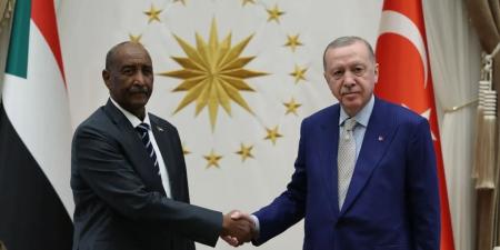 أردوغان
      لـ
      البرهان:
      الحرب
      في
      السودان
      تسببت
      في
      واحدة
      من
      أكبر
      الأزمات
      الإنسانية
      في
      العالم