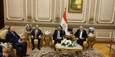 تضامن
      الشيوخ
      تعقد
      اجتماع
      مع
      وزيري
      الخارجية
      والشئون
      النيابية
      لمتابعة
      جهود
      مصر
      الدولية
      بملف
      حقوق
      الإنسان
      (صور)