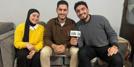 مترجم
      إشارة
      يترجم
      عقد
      قرآن
      عروسين
      من
      الصم
      في
      الشرقية