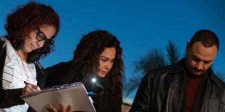 أجواء
      شعبية..
      الصور
      الأولى
      من
      مسلسل
      مناعة
      لـ
      هند
      صبري
      في
      رمضان
      2026