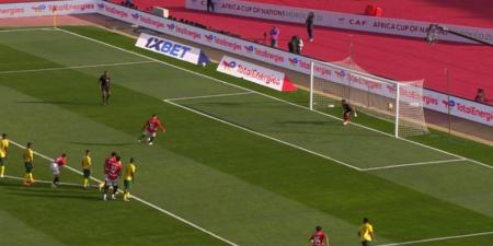 بانينكا
      محمد
      صلاح
      وطرد
      محمد
      هاني:
      منتخب
      مصر
      يتقدم
      على
      جنوب
      أفريقيا
      في
      الشوط
      الأول
      بكأس
      أمم
      أفريقيا