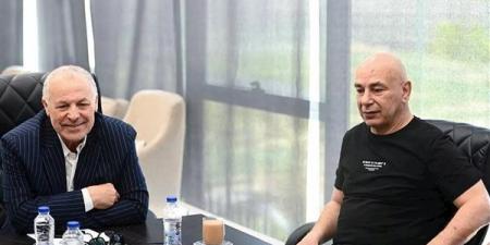 هاني
      أبو
      ريدة:
      حسام
      حسن
      قادر
      علي
      تحقيق
      طموحات
      الشعب
      المصري..
      ومحمد
      صلاح
      قائد
      حقيقي