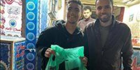 وجبة
      فسيخ
      جائزة
      اللاعب
      جمال
      سامي
      رجل
      مباراة
      دسوق
      والحامول
      بالقسم
      الثالث